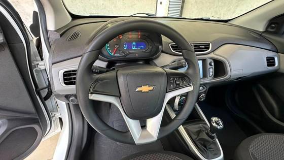 CHEVROLET ONIX 1.4 MPFI LT 8V FLEX 4P MANUAL CHEVROLET ONIX 1.4 MPFI LT 8V FLEX 4P MANUAL